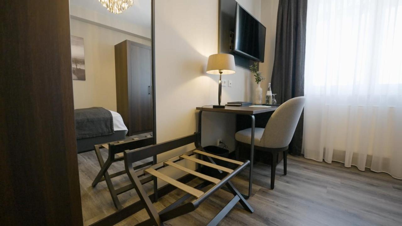 Hotel Busch Гютерсло Экстерьер фото